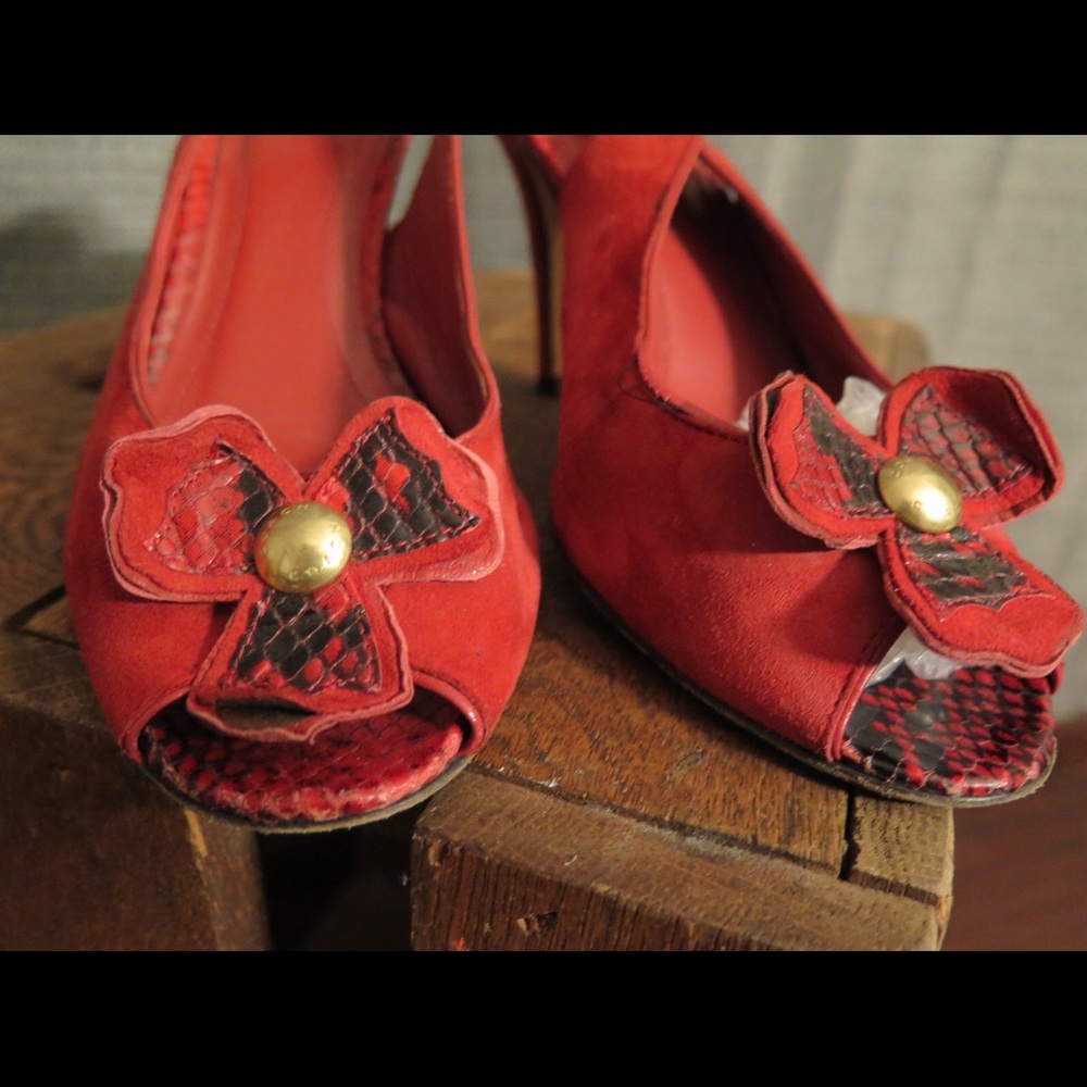 Women’s Coach heels 8